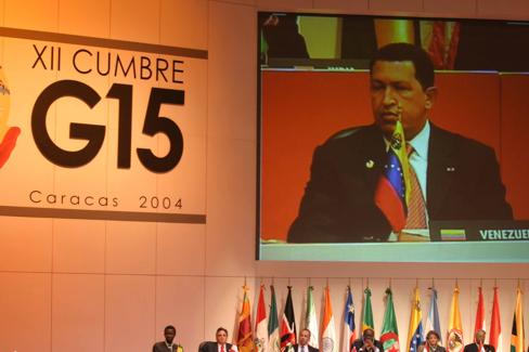 Hugo Ch&aacute;vez en ante G-15, Caracas, febrero 2004, foto de Argenpress.info